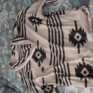 LulaRoe Kristen cowl neck sweater size Large cream and black print